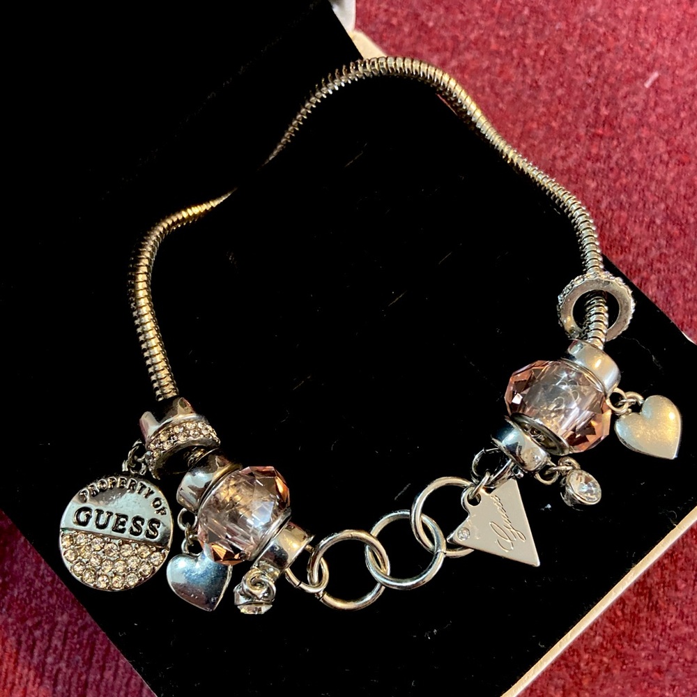 ❗️FINAL SALE❗️BUY ME NOW❗️Charm Bracelet (Guess)